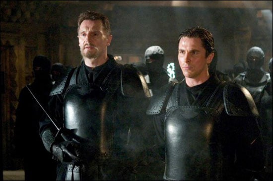 Batman Begins (2005)
Dirigido por Christopher Nolan, estrelado por Christian Bale e Michael Caine, reconta a origem do Batman. Zimmer introduziu temas sombrios e percussivos, criando a base musical da trilogia.