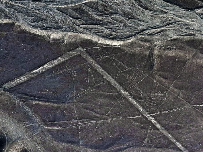 As Linhas de Nazca, no Peru, são figuras milenares criadas pelo povo Nazca entre 500 a.C. e 500 d.C., que intrigam pesquisadores há décadas. -wikimedia commons Pierre André Leclercq
