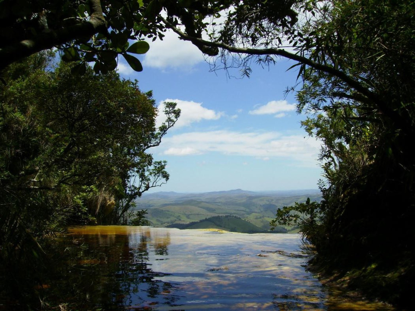 A janela do Céu é um dos lugares mais incríveis do Parque do Ibitipoca, em Minas-Monique Furtado/Paisagens Mineiras
