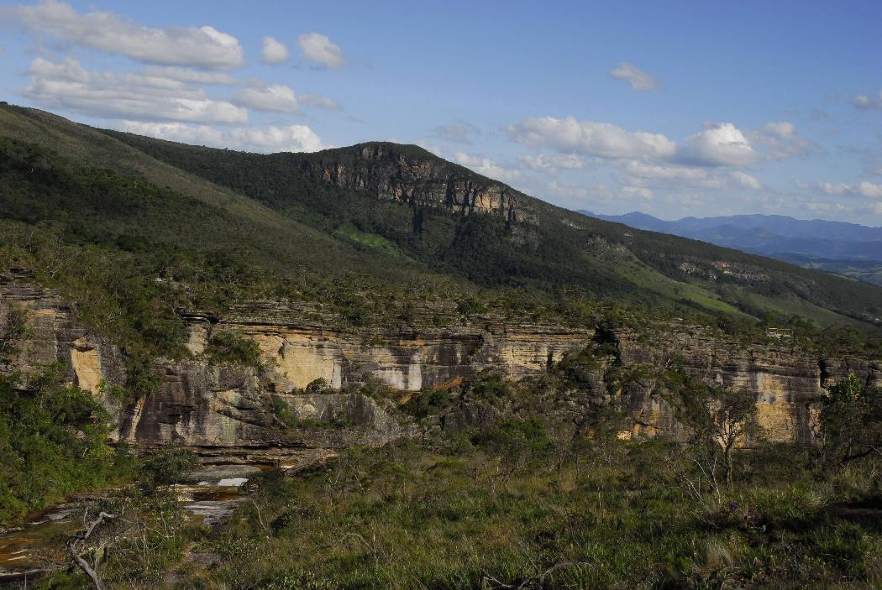  Paredão de Santo Antônio, no Parque Estadual do Ibitipoca-Evandro Rodney/divulgacao