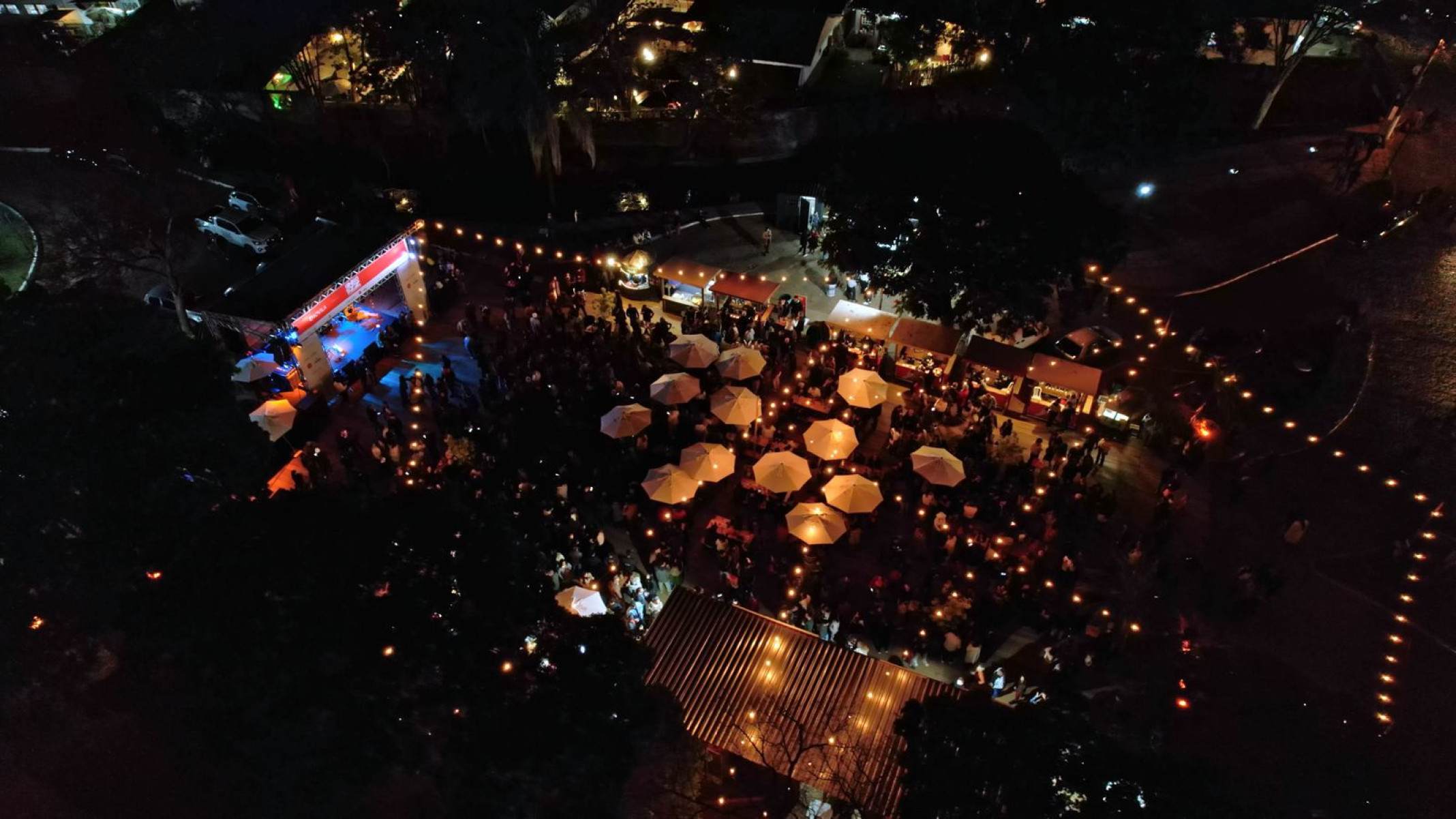 O Festival Vinho e Jazz, realizado na cidade de Tiradentes, vai contar com degustações, jantares harmonizados e, para quem desejar, até mesmo visita á uma vinícola da região