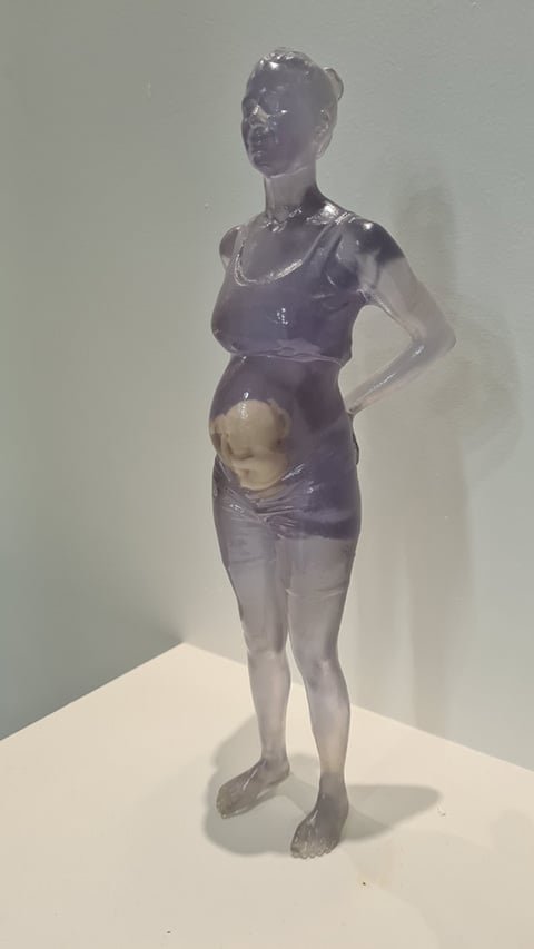 Tecnologia 3D atrai curiosidade ao mostrar bebê em plena formação