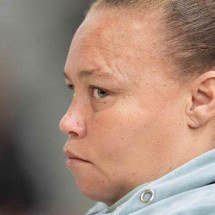 Mãe vende filha por R$ 6.500 a curandeiro e é condenada à prisão perpétua - RODGER BOSCH / AFP