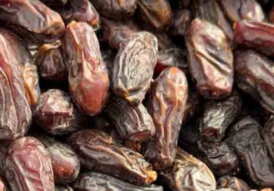 As tâmaras podem ser, entre outras coisas, uma boa alternativa ao açúcar refinado. Além da doçura natural, essas frutas são compostas de nutrientes que podem trazer diversos benefícios para a saúde. -  (crédito:  Imagem de Engin Akyurt por Pixabay)