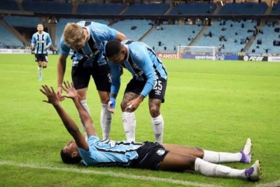 O Grêmio, com um time alternativo, recebeu o Sportivo Luqueño-PAR, pela última rodada do Grupo D da Copa Sul-Americana, nesta quinta-feira (29). Veja como o Jogada10 analisou a performance do Imortal, que venceu por 1 a 0 mas conseguiu a classificação apenas para os playoffs da competição. -  (crédito: Divulgação / Conmebol)