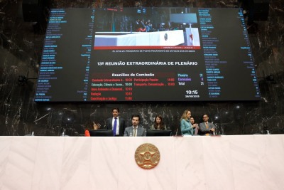 Tramitação do projeto aconteceu de forma acelerada na Assembleia -  (crédito: Guilherme Dardanhan/ALMG)