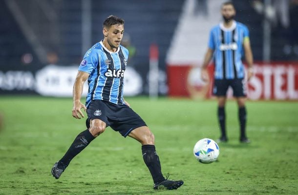 CAMILO - Mal foi notado e estava apático como todo o time. Foi substituído por Cristaldo. NOTA 3,0 - Foto: Lucas Uebel / Grêmio