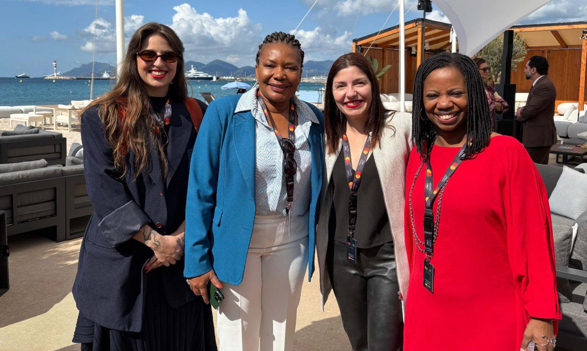 Thaylane Cristina, da BH Film Commission, e a ministra da Cultura, Margareth Menezes, com a secretária de Cultura de BH, Eliane Parreiras, e a secretária do Audiovisual, Joelma Gonzaga, em Cannes