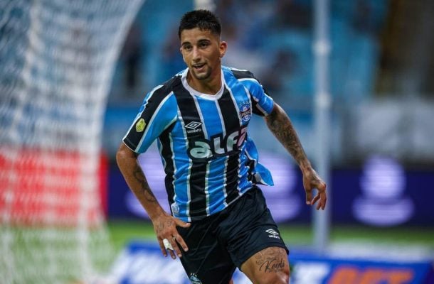 CRISTIAN OLIVERA - Não foi bem, ficou marcado por errar a finalização nos acréscimos que poderia dar aumentar o saldo do time gaúcho. NOTA 4,0 - Foto: Lucas Uebel / Grêmio