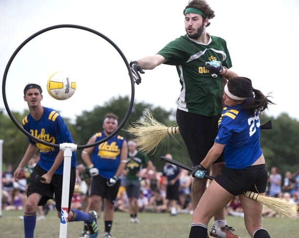 AlÃ©m dos esportes tradicionais, como futebol, vÃŽlei e basquete, competidores se enfrentam em modalidades inusitadas - algumas bem bizarras - pelo planeta. Veja uma seleÃ§Ã£o de esportes esquisitos espalhados por aÃ­!-ReproduÃ§Ã£o do site nbcnews.com/nbc-out/out-pop-culture