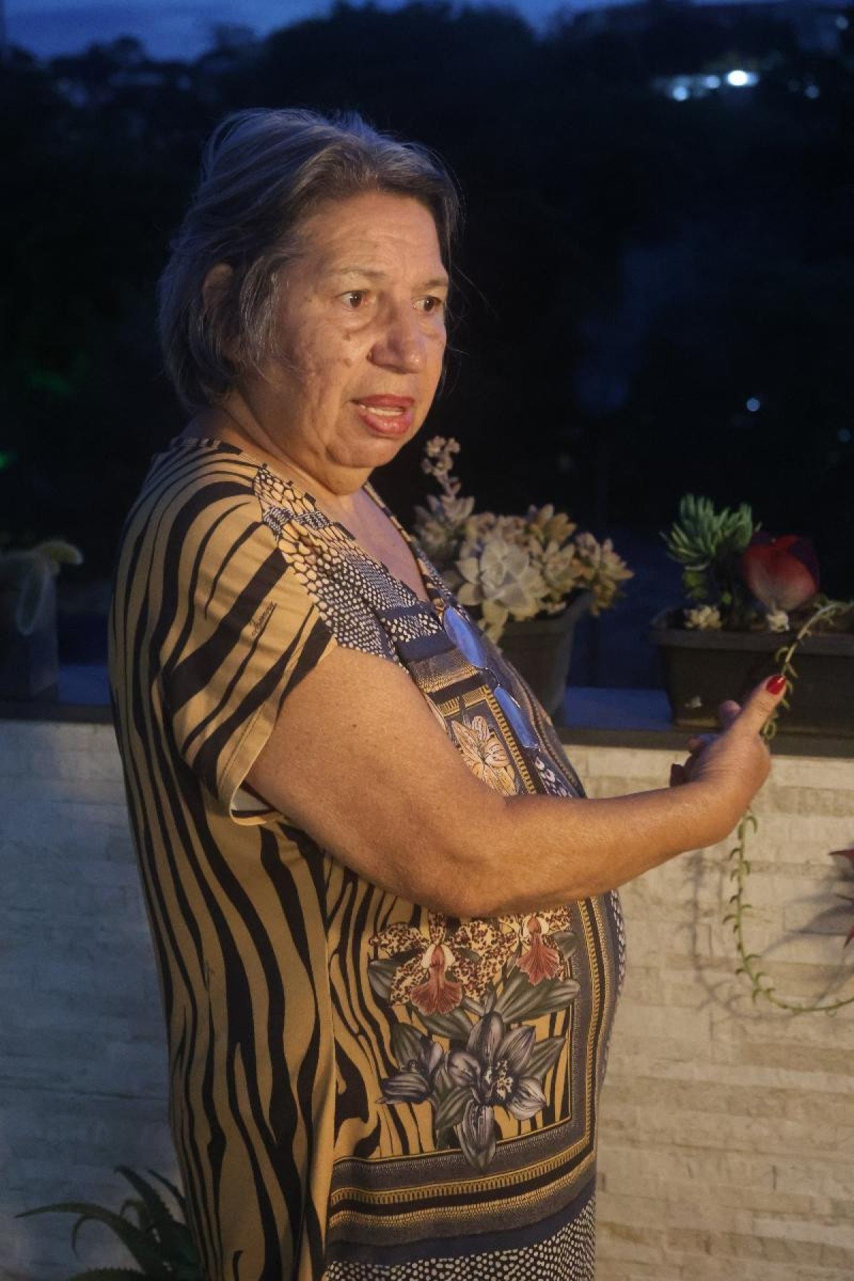 Helena Araújo, mora há 40 anos nas proximidades do motel. 