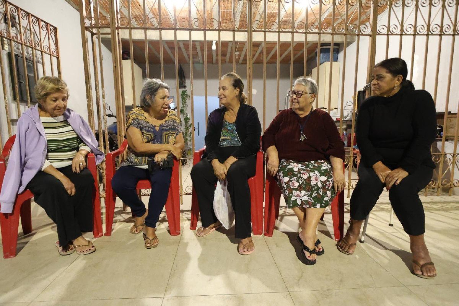 Vizinhos do Motel Le Baron denunciam emissão de fumaça com cheiro forte. Estabelecimento diz usar lenha legalizada, mas já foi multado pela prefeitura
-Marcos Vieira /EM/DA. Press