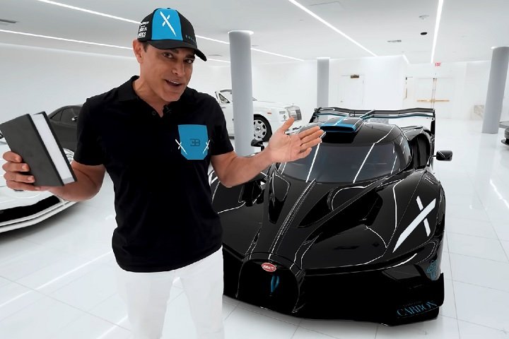 Manny Khoshbin, conhecido por colecionar veículos de luxo, contou que precisa desembolsar cerca de 7 mil euros (R$ 44 mil) para substituir os pneus.