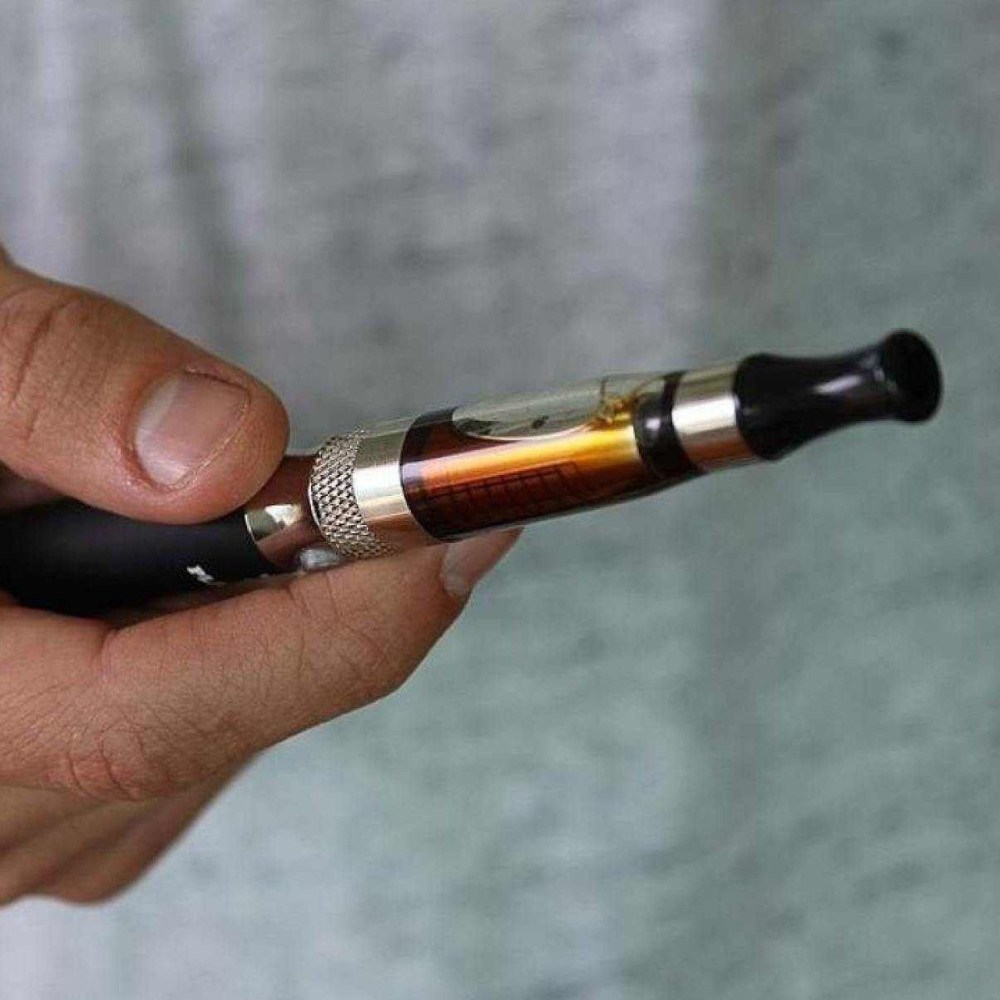 Em um ano, quase dobra prevalência de mulheres fumantes de cigarros eletrônicos