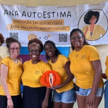 Vibradores, vulva de pelúcia e WhatsApp: a educadora sexual que defende direito ao prazer de mulheres da periferia