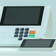 Urnas eletrônicas: vencedor em 2026 herdará país com -  (crédito: Antonio Augusto/secom/TSE – 13/12/21)