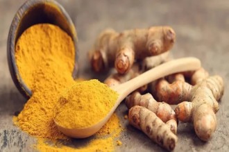 Estudo: ação anti-inflamatória da cúrcuma beneficia intestino e cérebro
