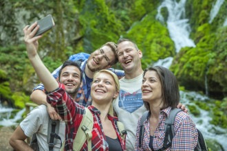 Descubra os desafios e benefícios de uma viagem em grupo: nova pesquisa revela tudo