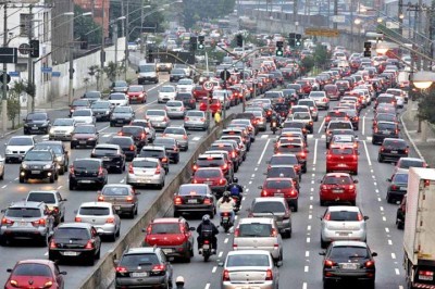 Com as grandes cidades cada vez mais entupidas de gente, alguns projetos ousados já desafiaram os limites da engenharia urbana.  -  (crédito: Reprodução copiada do site wantedinrome.com)