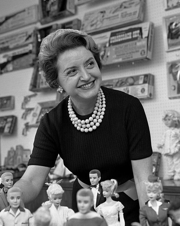 Barbie é uma boneca e personagem fictícia fabricada pela empresa americana Mattel, lançada em 9/3/1959. A empresária Ruth Handler é creditada como a criadora usando uma boneca alemã chamada Bild Lilli como sua inspiração.