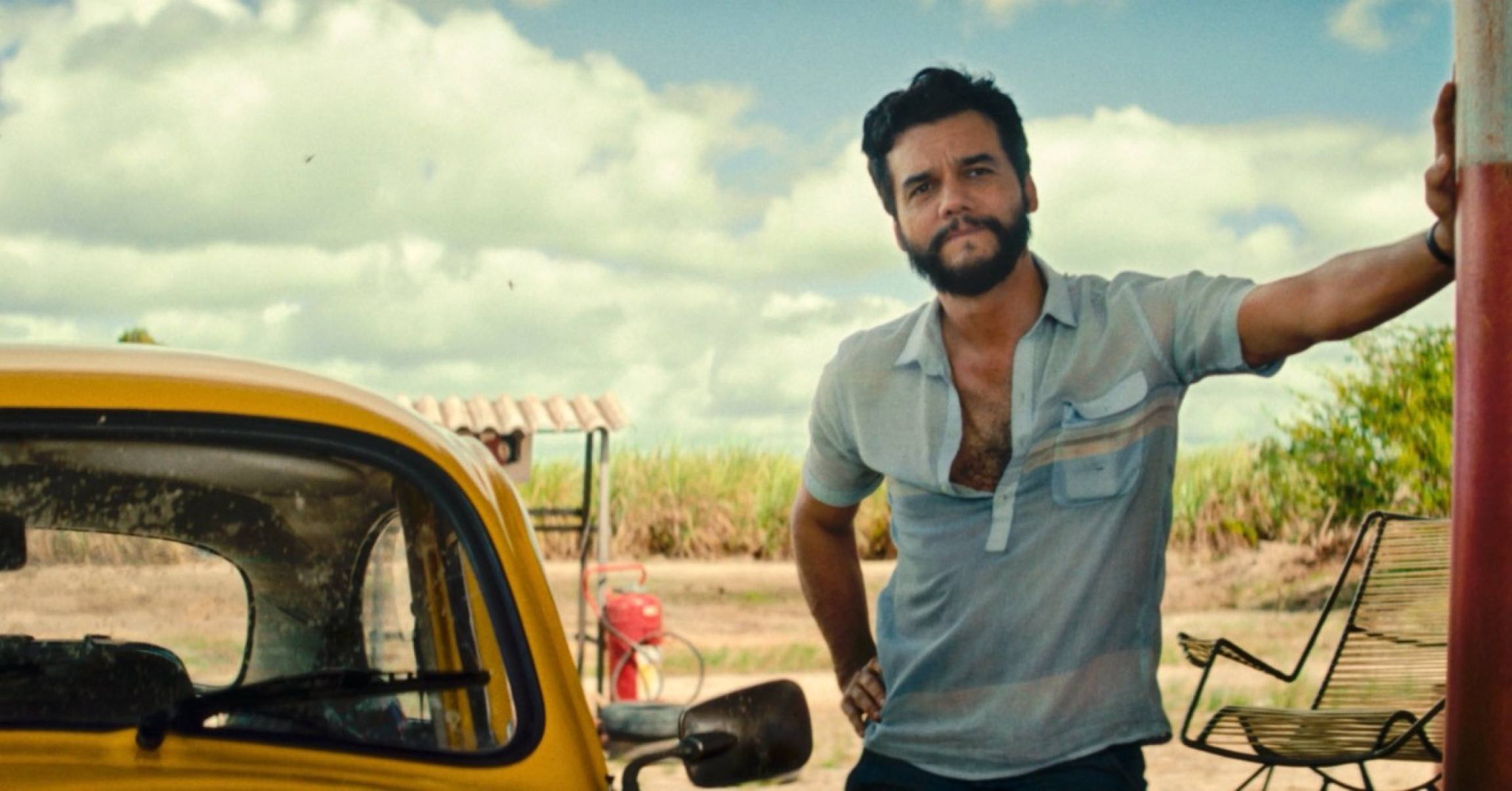 Wagner Moura interpreta o professor Marcelo no novo filme de Kleber Mendonça Filho, "O agente secreto" (2025). Ele venceu o prêmio de melhor ator no Festival de Cannes -Reprodução redes sociais Kleber Mendonça Filho