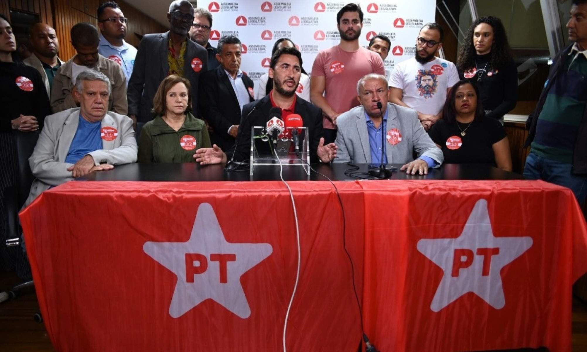Ricardo campos deve desistir da eleição ao pt para apoiar leninha
