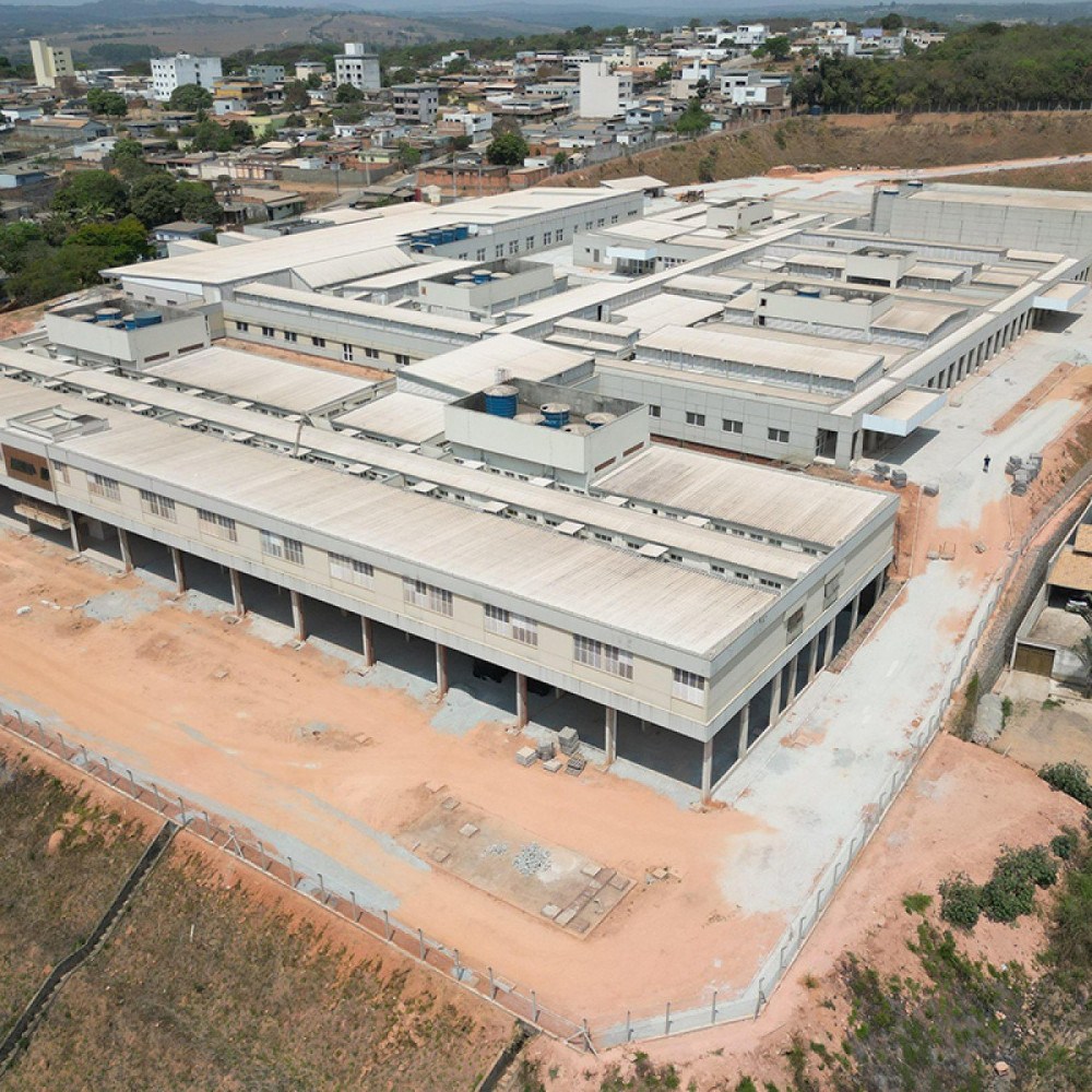 Construção de seis hospitais regionais se arrasta em minas gerais