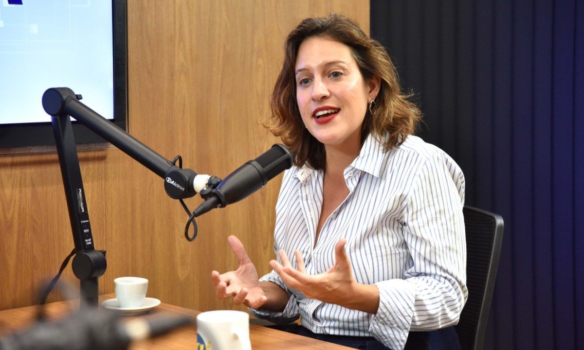 Bella Gon&ccedil;alves disse que oposi&ccedil;&atilde;o vai lutar para defender os interesses da popula&ccedil;&atilde;o em negocia&ccedil;&atilde;o com o governo no TCE -  (crédito: Ramon Lisboa/EM/D.A Press)