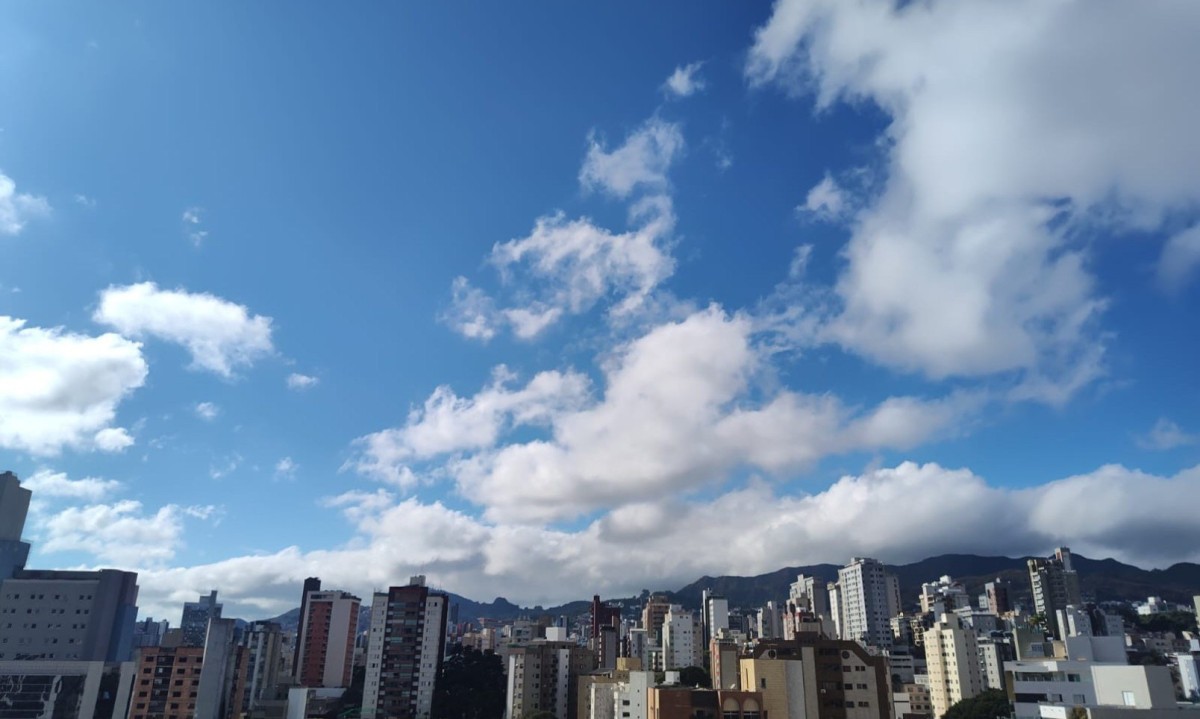 A previsão é de muitas nuvens e névoa seca, com possibilidade de mais frio na semana em BH -  (crédito: Benny Cohen/EM/D.A.Press)