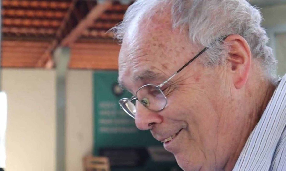 O professor e escritor Ant&ocirc;nio S&eacute;rgio Bueno foi um dos maiores especialistas na obra do memorialista Pedro Nava -  (crédito: Reprodu&ccedil;&atilde;o / youtube)