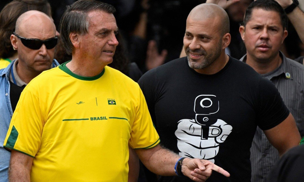 O ex-deputado federal bolsonarista Daniel Silveira realizou uma live na qual ameaçava agredir ministros do Supremo Tribunal Federal -  (crédito: MAURO PIMENTEL / AFP)