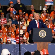 Trump eleva para 50% tarifa do aço, que Brasil exporta para os EUA - Reuters