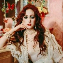 Cantora em ascensão relembra dureza do trabalho em cafeteria