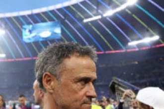 Técnico do PSG revive drama pessoal em conquista da Champions League