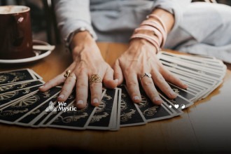 Previsões do Tarot para junho de 2025: Cinco de Copas