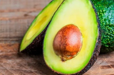 Em pouco mais de 20 anos, a produção de abacates na Europa e na América do Norte triplicou. Mas, embora a fruta tenha benefícios à saúde, também traz impactos ambientais. Entre eles, o uso de fertilizantes e combustíveis fósseis, que aumentam as emissões de gases do efeito estufa. -  (crédito: Divulgação)
