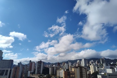 A previsão é de muitas nuvens e névoa seca, com possibilidade de mais frio na semana em BH -  (crédito: Benny Cohen/EM/D.A.Press)