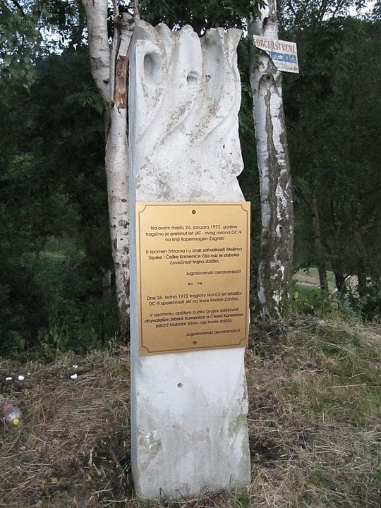Um monumento foi criado em memória das vítimas do acidente. 