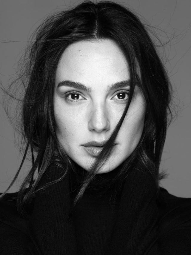 Ser apontada pela beleza sempre foi algo frequente na vida de Gal Gadot. Aos 18 anos, ela conquistou o título de Miss Israel. Ela é modelo, além de atriz.  Em 2022, ela entrou na seleção das 100 mulheres mais poderosas do setor de entretenimento no ano anterior. 
-Reprodução instagram