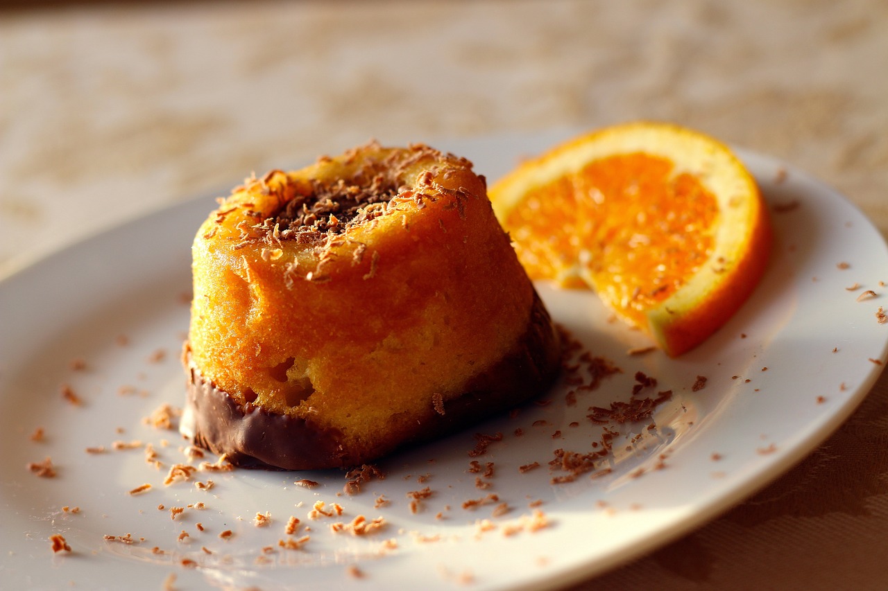 A laranja se destaca não apenas pelos seus benefícios para a saúde, mas também pela sua praticidade e popularidade, sendo uma fruta amplamente consumida em diversas partes do mundo. Ela proporciona benefícios que vão desde o fortalecimento do sistema imunológico até a proteção contra doenças mais graves.