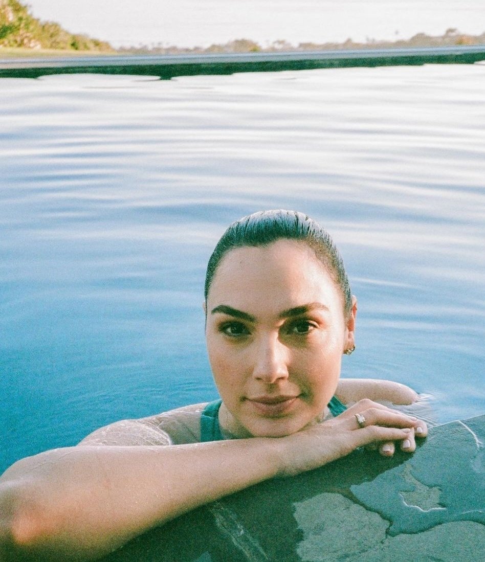 Em 2014, Gadot encabeçou a lista das 100 mulheres mais belas do mundo, publicada pela revista britânica FHM (For Him Magazine). Depois disso, ela já entrou em outras listas. 
-Reprodução instagram