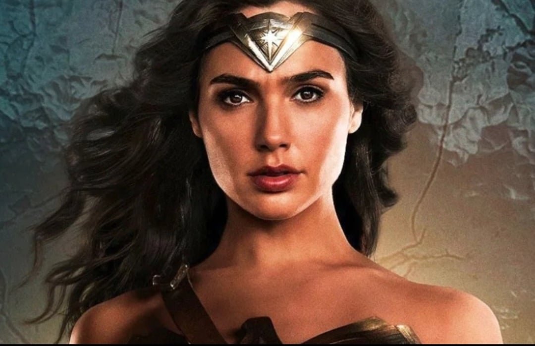 Mas a consagração de Gal Gadot veio mesmo com a Mulher Maravilha. Ela apareceu pela primeira vez na pele da personagem em 2016 no filme Batman X Superman. 
-Divulgação 
