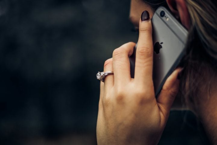 Segundo especialistas, esse tipo de ligação serve para minimizar o tempo de atendentes de telemarketing, já que várias chamadas são feitas ao mesmo tempo. Vale a da pessoa que atender primeiro.