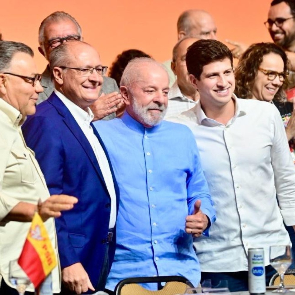 Lula faz mea-culpa: 'o correto não é tomar uma decisão e depois comunicar'