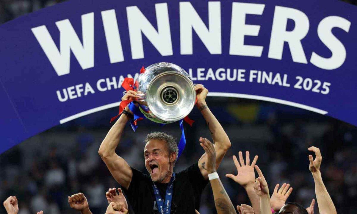 Técnico do Paris Saint-Germain, o espanhol Luis Enrique comandou o PSG na conquista da primeira ‘Orelhuda’ do clube francês - (crédito: FRANCK FIFE / AFP) Técnico do Paris Saint-Germain, o espanhol Luis Enrique comandou o PSG na conquista da primeira ‘Orelhuda’ do clube francês - (crédito: FRANCK FIFE / AFP)