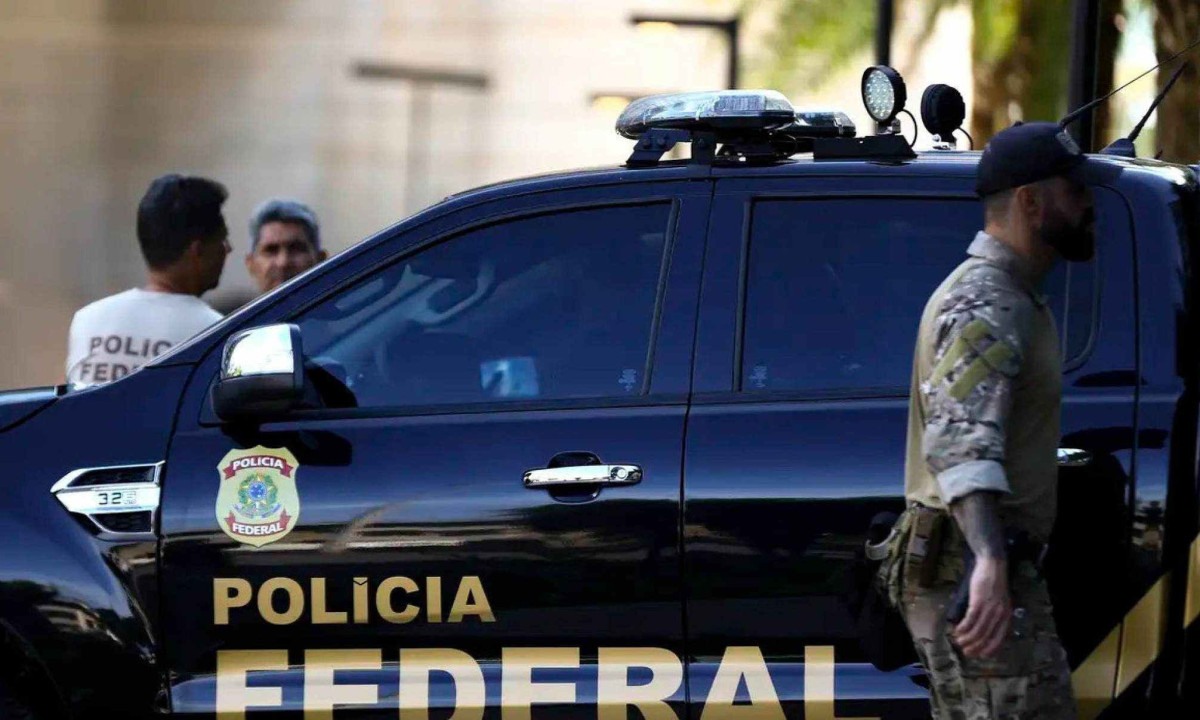 Polícia Federal abre chamamento para que montadoras, locadoras e outras empresas emprestem veículos para a força de segurança em troca de publicidade -  (crédito: Marcelo Camargo/Agência Brasil)