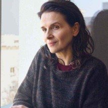 Ética e mentira desafiam Juliette Binoche no filme 'Entre dois mundos' - Pandora Filmes/divulgação