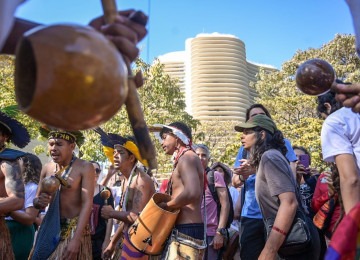 Povos tradicionais se reuniram com ativistas ambientais contra o chamado 'PL da Devastação' -  (crédito: Leandro Couri/EM/D.A Press)