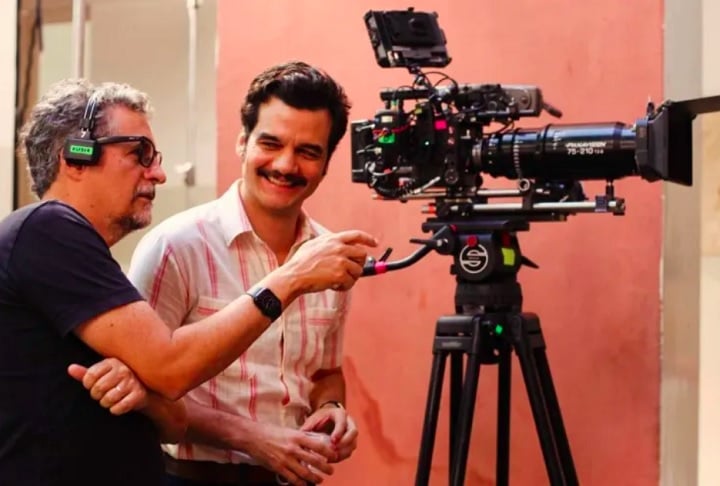 Wagner Moura não compareceu à cerimônia em Cannes porque está filmando um novo longa-metragem em Londres, na Inglaterra. Ele participou do evento por meio de uma ligação de vídeo para Kleber Mendonça durante a premiação. 

