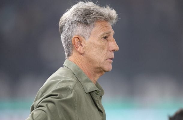 RENATO GAÚCHO - Acertou na escalação ao preencher o meio de campo e viu a equipe dominar o adversário, mesmo fora de casa. NOTA: 6,5.  Foto: Marcelo Gonçalves/Fluminense